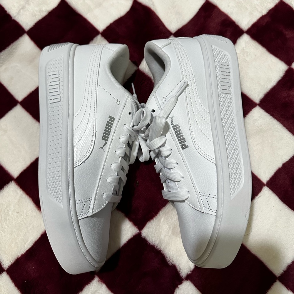 Puma Shoes
NEW